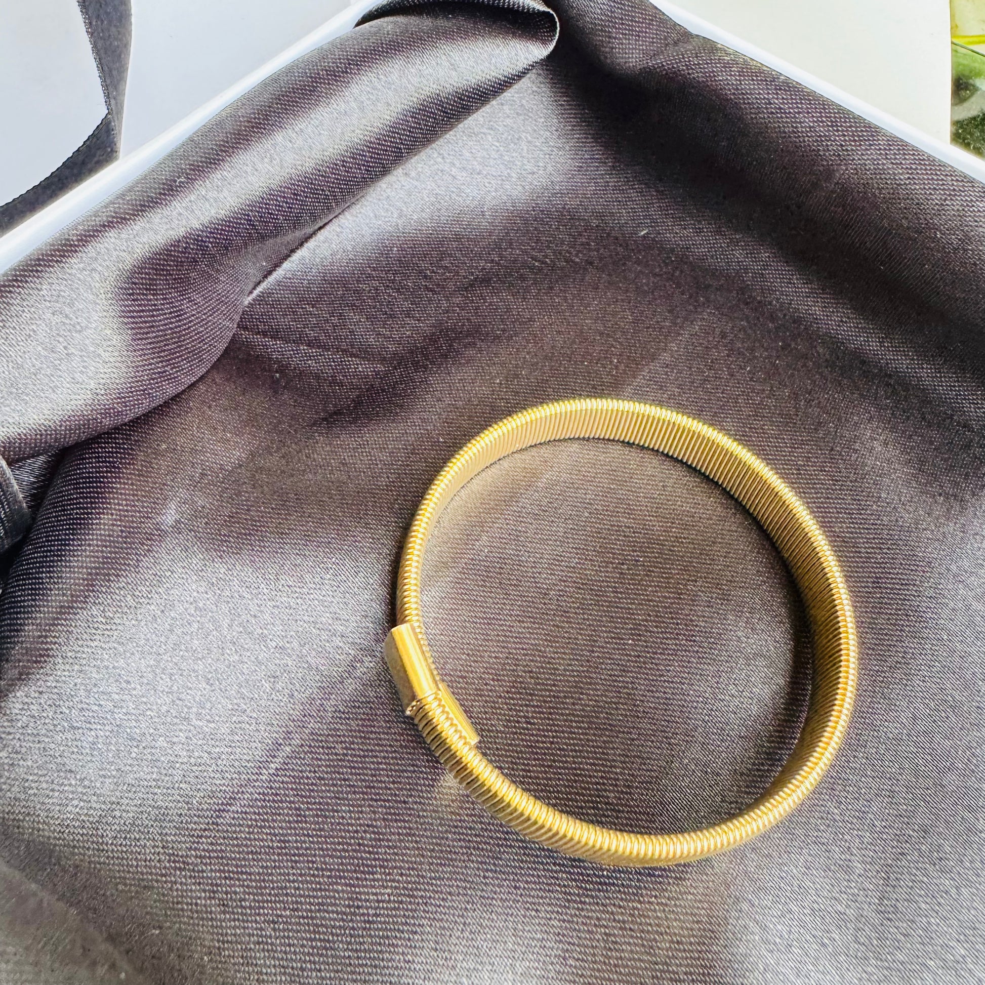 gold mesh bracelet  from the Mumbai-based jewelry brand LUSH 24.