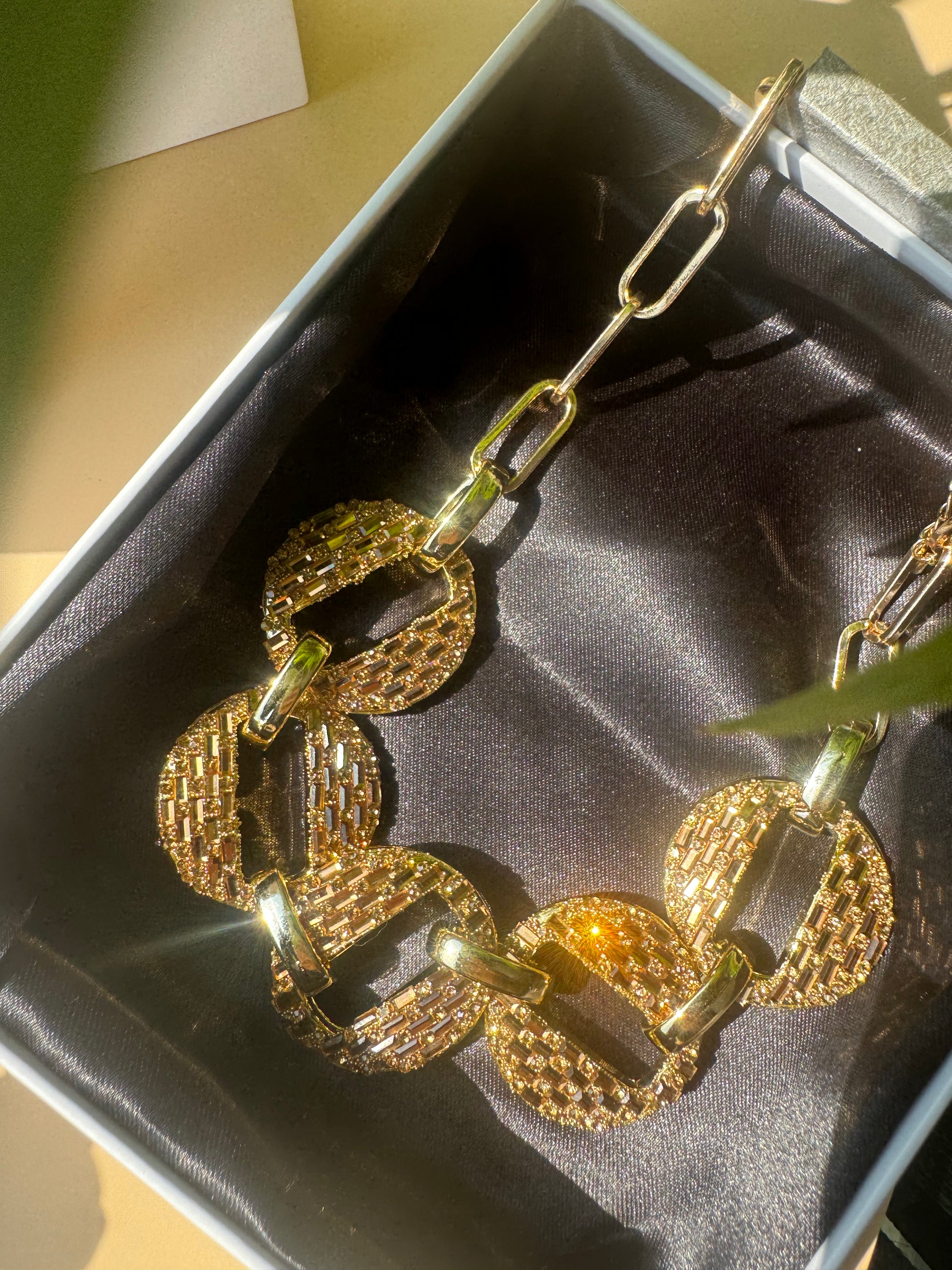 Lush 24 Textured Oval Link Necklace