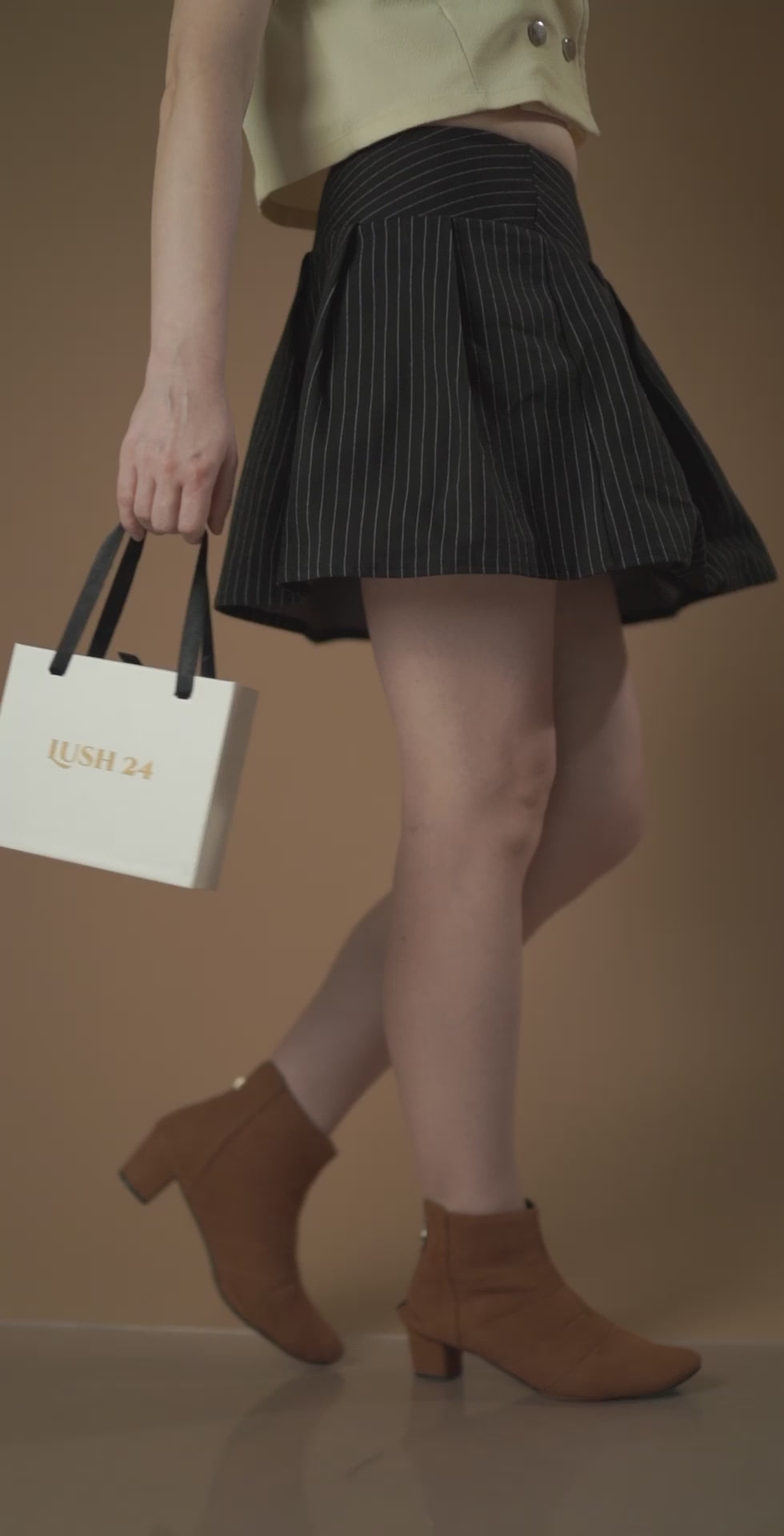 Load video: At Lush24, we believe that jewellery is more than just an accessory. It is a statement of individuality, a reflection of personality, and a way to elevate your style. Our mission is to empower women to stand out in any crowd and feel their absolute best.